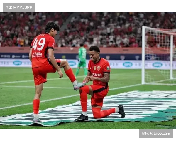 上海海港客场一球胜大连英博，成就中超联赛三连冠伟业