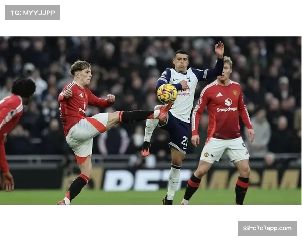 Opta超级计算机万次模拟：曼联胜维拉概率32.3%，平局25.4%