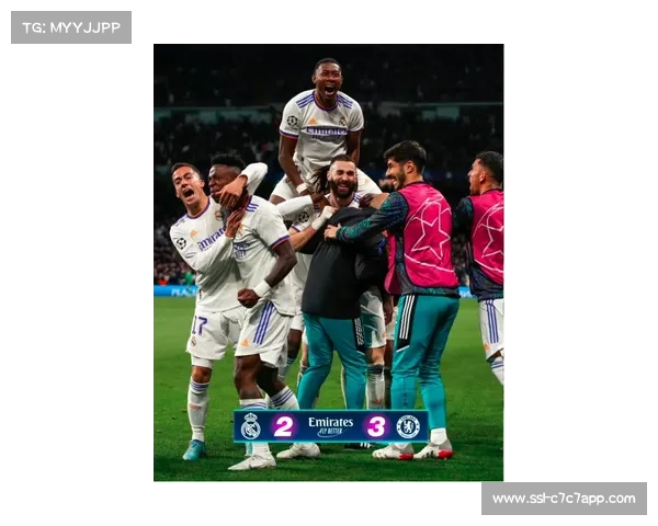 维尼修斯破105天球荒，1V3轰超级世界波后亲吻队徽回击嘘声